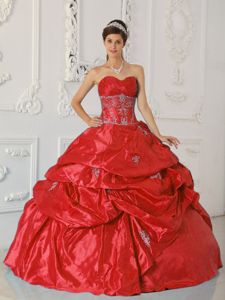 Sweetheart Appliques and Beading Red Sweet 16 Dresses in Cama