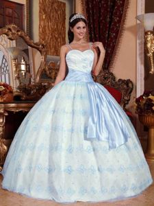 Spaghetti Straps Embroidery Sweet 15 Dresses with Sash in Valle
