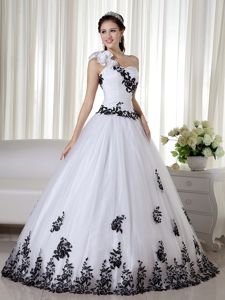 White One Shoulder Floor-length Embroidery Quinceanera Dress