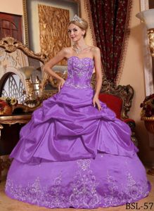 Purple Ruffles Sweetheart for Embroidery with Beading Sweet 15 Dresses