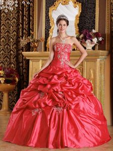 Red Ball Gown Strapless Quinceanera Gown Dresses with Pick-ups