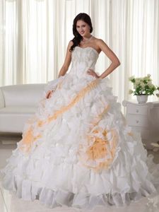 Court Train White Sweetheart Quinceanera Dresses with Appliques