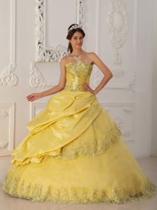 Sweetheart Yellow Taffeta and Tulle Quinceanera Dress with Beads