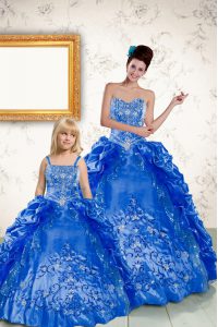 Taffeta Sweetheart Sleeveless Lace Up Beading and Embroidery and Pick Ups Quinceanera Dresses in Royal Blue