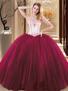 Strapless Sleeveless Lace Up Quinceanera Gowns Wine Red Tulle and Sequined