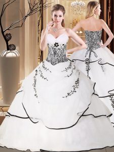 Sweetheart Sleeveless Organza 15th Birthday Dress Embroidery Sweep Train Lace Up