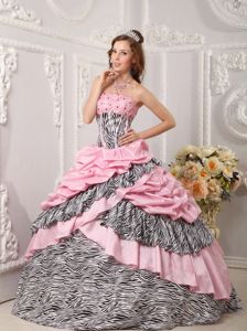 2013 Romantic Taffeta Zebra Beaded Pink Quinces Dresses with Pick-ups